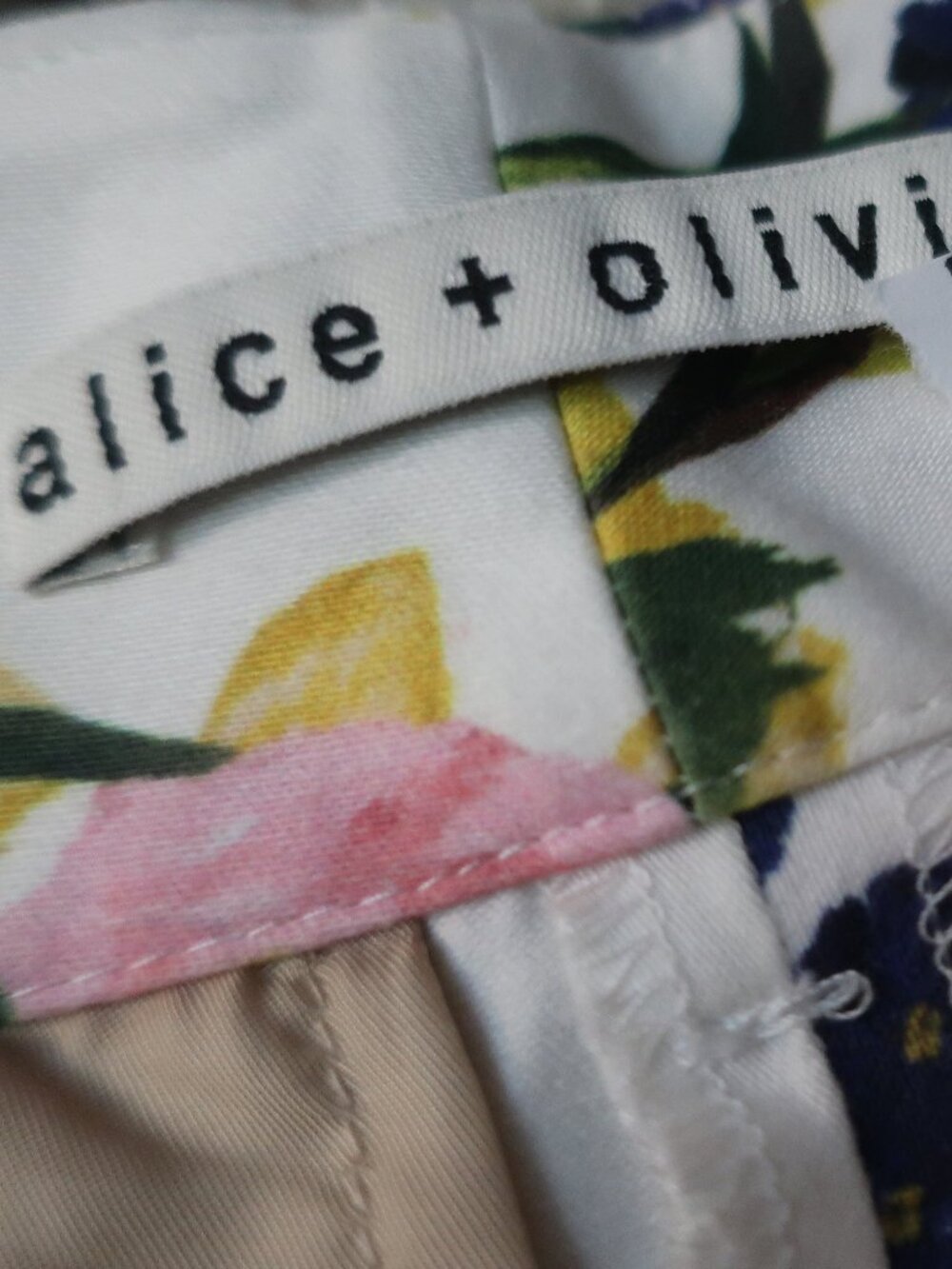 Womens Alice + Olivia Vibrant Multicolor (Item- 73) Floral Wide Leg Pants 2 - Picture 9 of 10